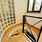 Vatican Luxury Apt With Garden
