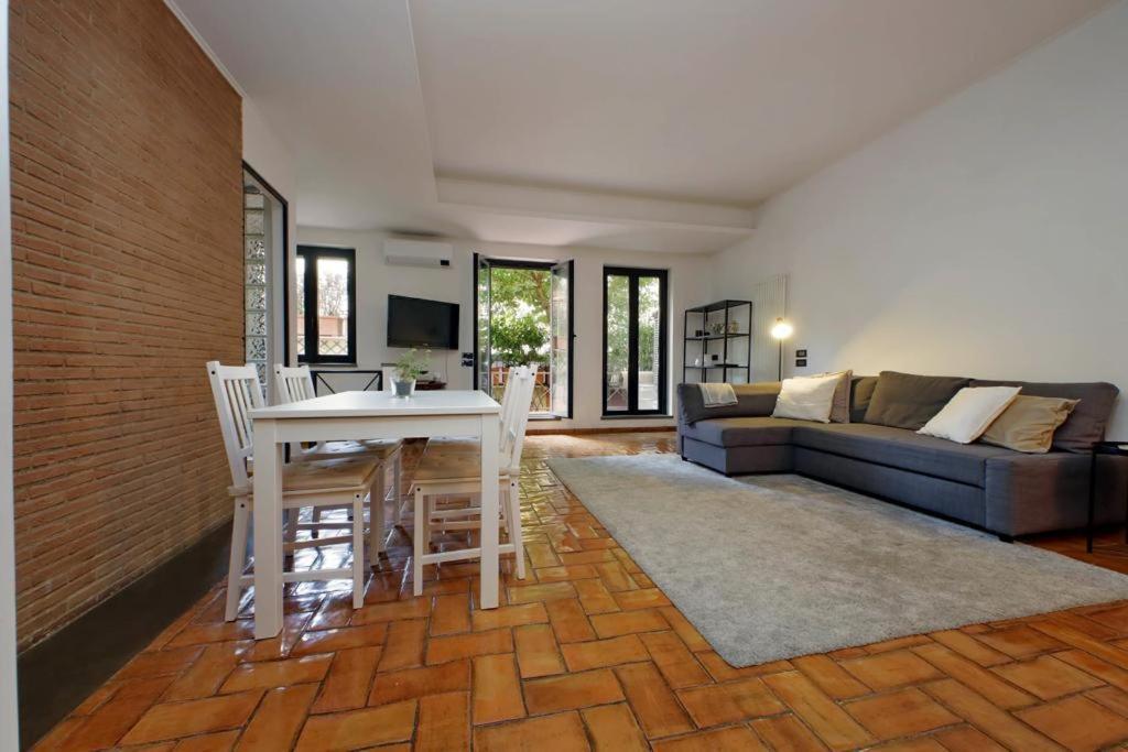 Vatican Luxury With Garden Apartment